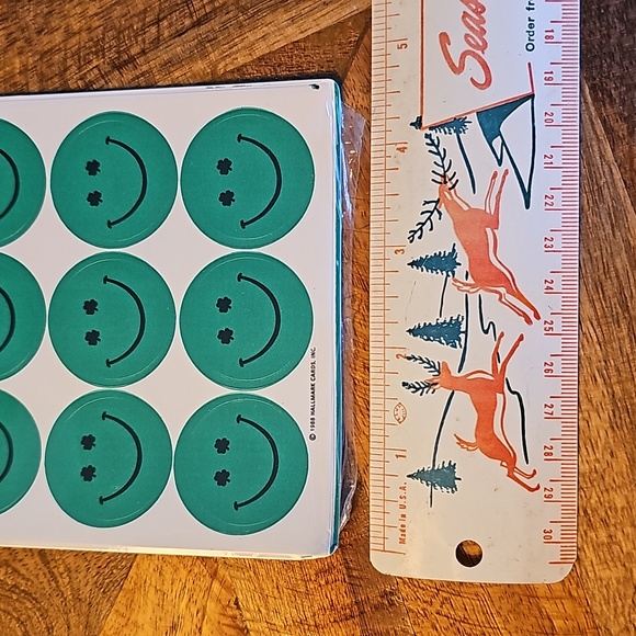 Heartline by Hallmark stickers sealed Green Smiley faces St. Patrick's Day - Picture 4 of 8